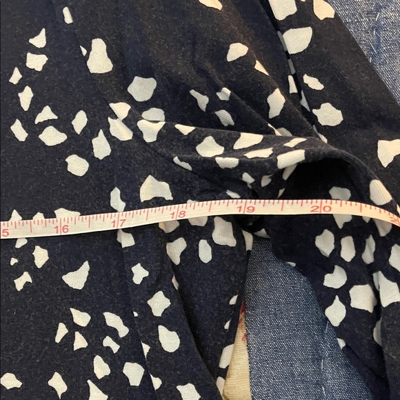 Belle by Kim Gravel Navy and White Leaf Print Blouse - Picture 4 of 6